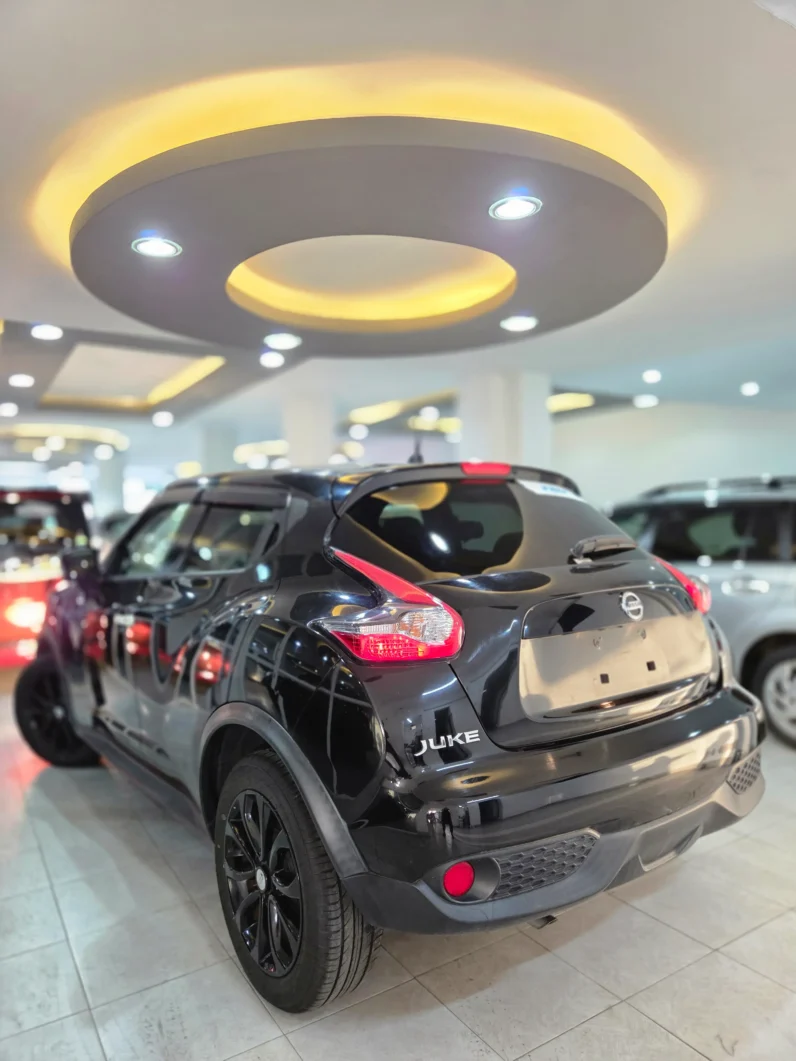 
								Nissan Juke 2018 15RX V SEL full									