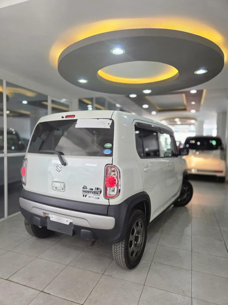 
								Suzuki Hustler 2018 S-Ene Charge Turbo full									