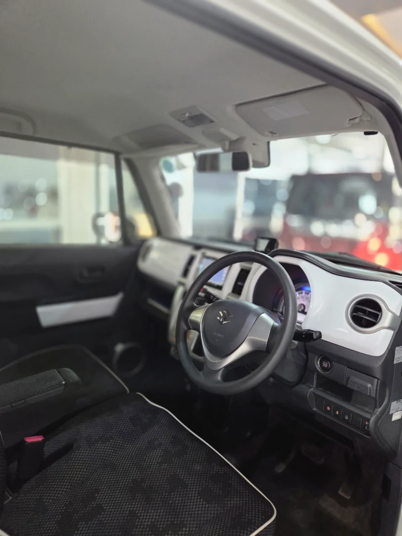 
								Suzuki Hustler 2018 S-Ene Charge Turbo full									