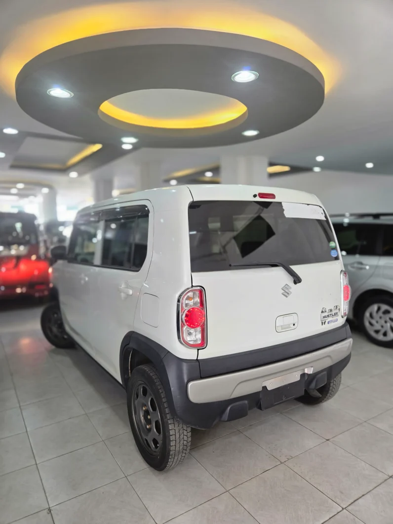 
								Suzuki Hustler 2018 S-Ene Charge Turbo full									