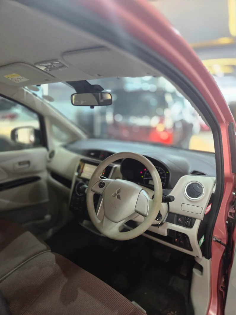 
								Mitsubishi EK Wagon 2018 full									