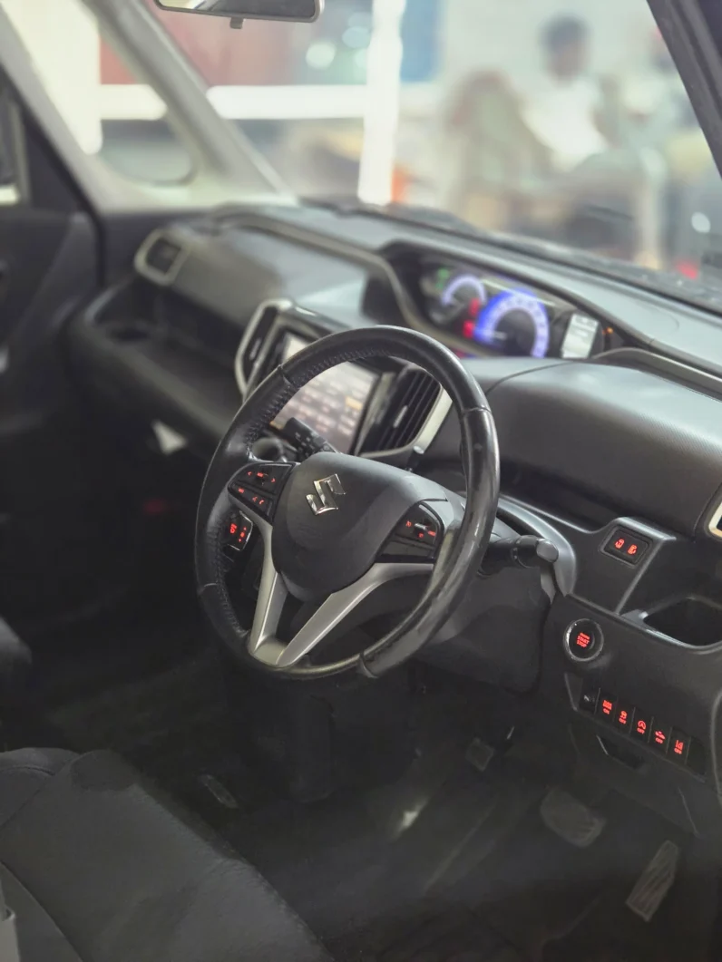 
								Suzuki Solio Bandit Hybrid 2018 full									