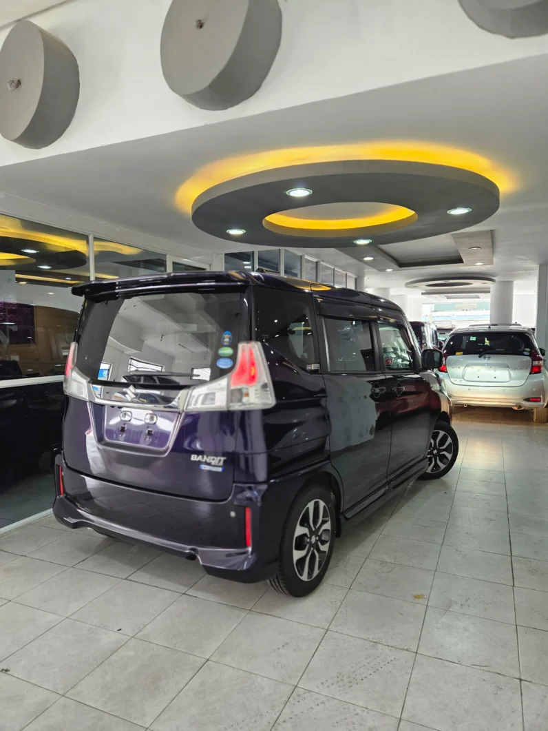 
								Suzuki Solio Bandit Hybrid 2018 full									