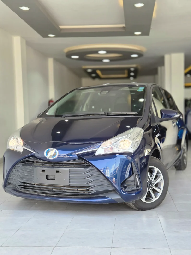 
								Toyota Vitz Hybrid 2018 full									
