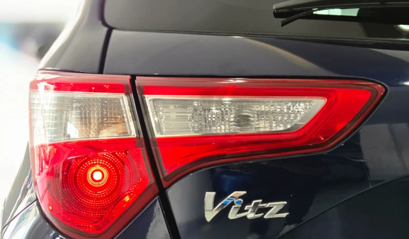 
								Toyota Vitz Hybrid 2018 full									