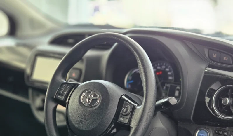 
								Toyota Vitz Hybrid 2018 full									