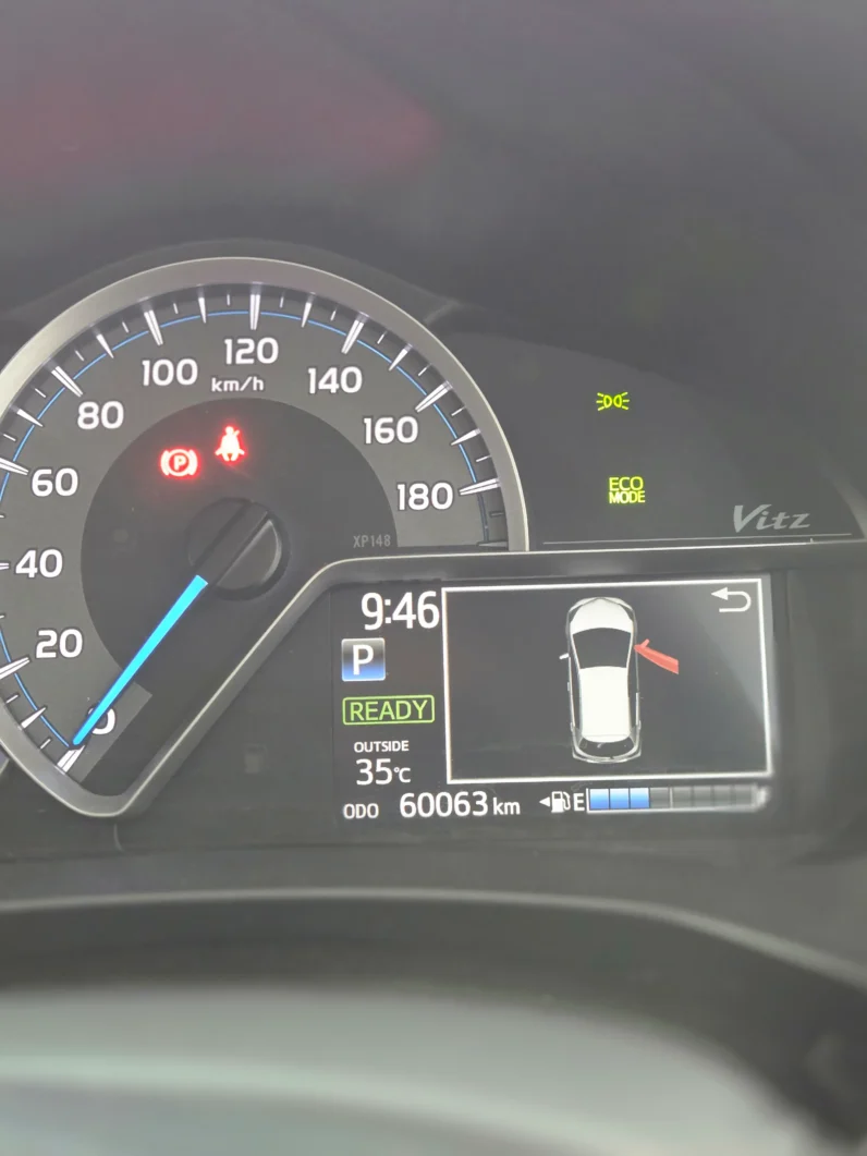 
								Toyota Vitz Hybrid 2018 full									