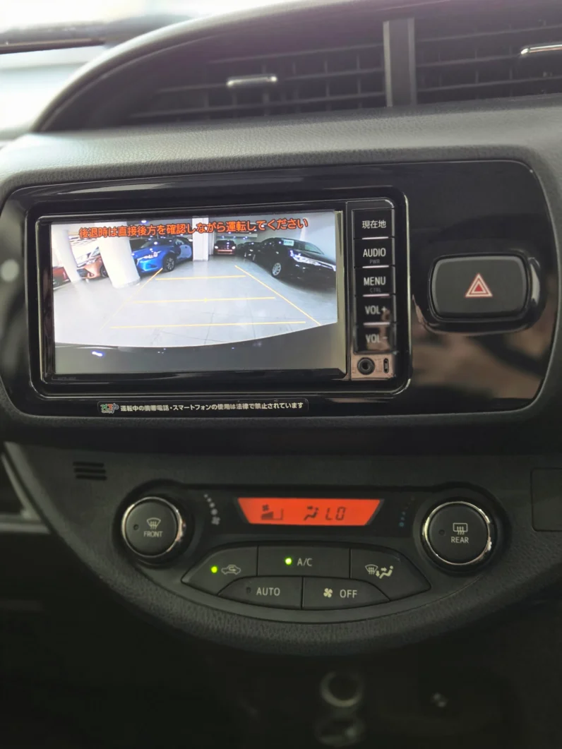 
								Toyota Vitz Hybrid 2018 full									