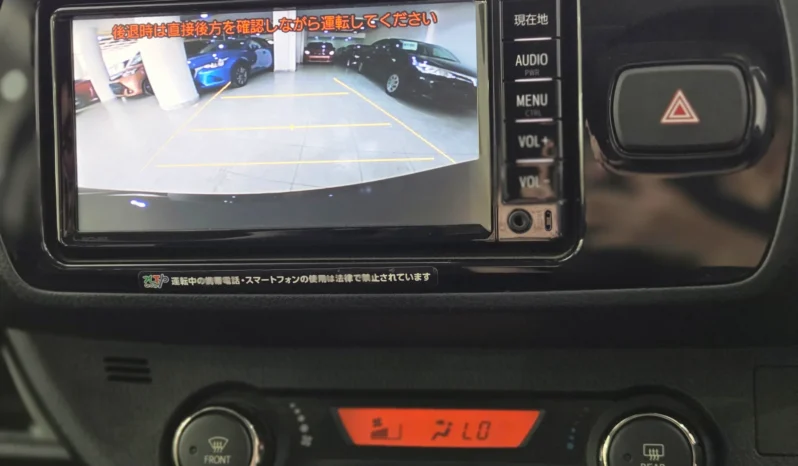 
								Toyota Vitz Hybrid 2018 full									