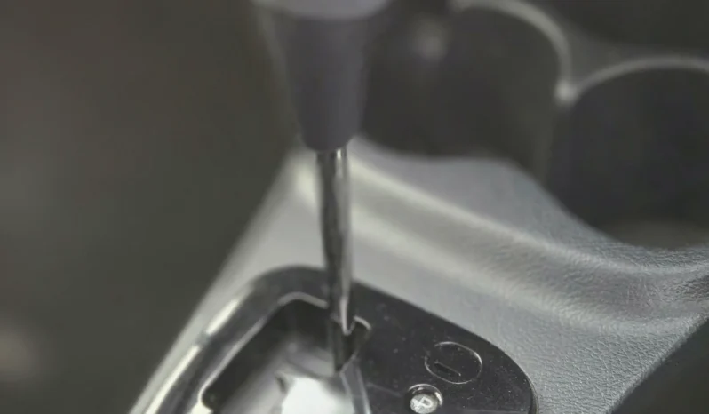 
								Toyota Vitz Hybrid 2018 full									