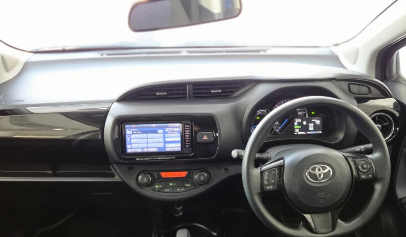 
								Toyota Vitz Hybrid 2018 full									