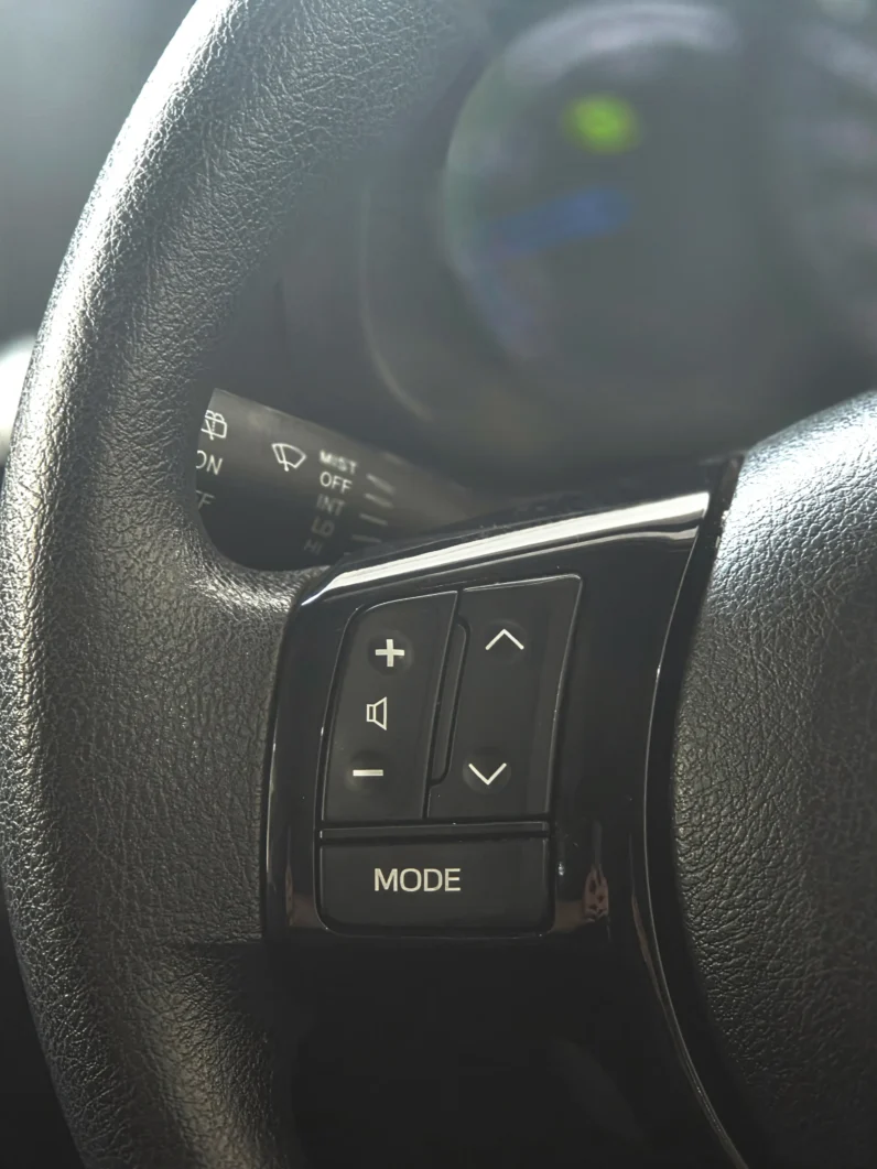 
								Toyota Vitz Hybrid 2018 full									