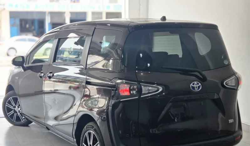 
								Toyota Sienta Hybrid 2018 full									