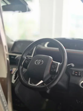 Toyota Sienta Hybrid 2018