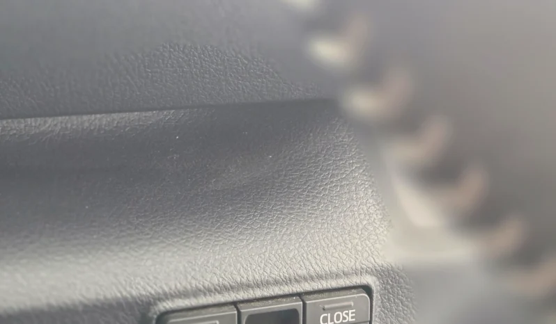 
								Toyota Sienta Hybrid 2018 full									