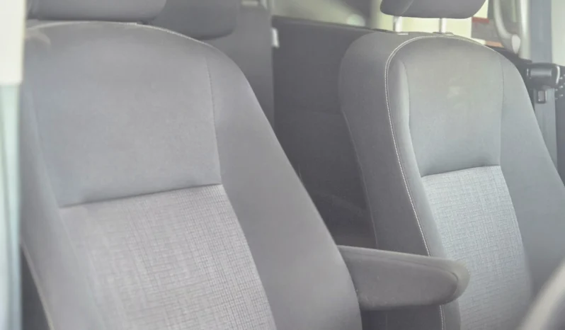 
								Toyota Sienta Hybrid 2018 full									