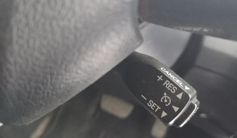 
								Toyota Sienta Hybrid 2018 full									