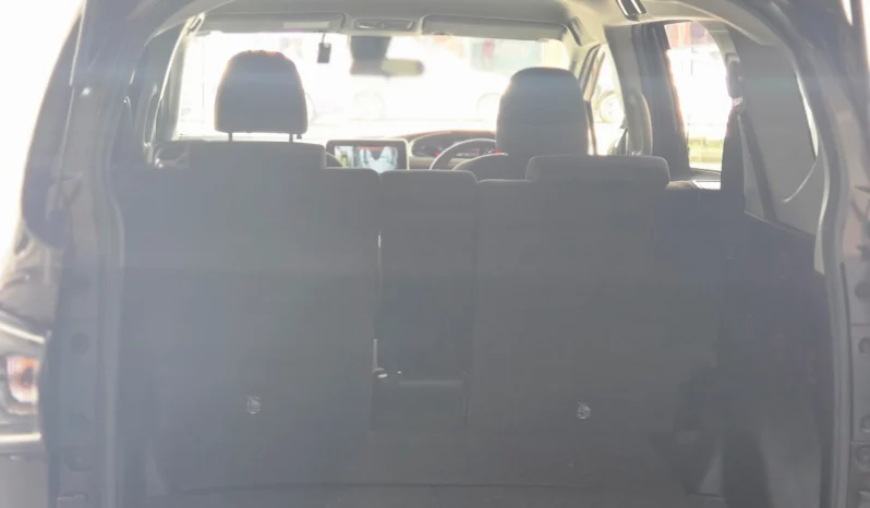 
								Toyota Sienta Hybrid 2018 full									