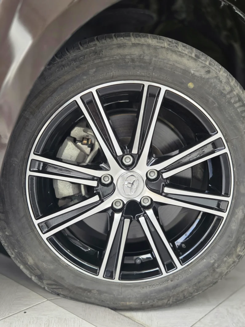 
								Toyota Sienta Hybrid 2018 full									