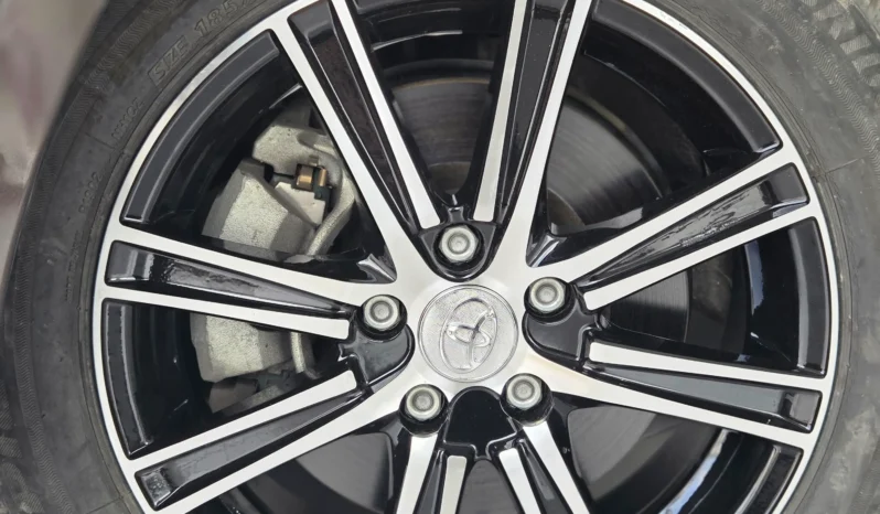 
								Toyota Sienta Hybrid 2018 full									