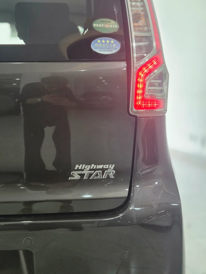 
								Nissan Dayz Highway Star 2018 full									