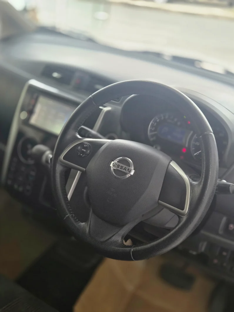 
								Nissan Dayz Highway Star 2018 full									