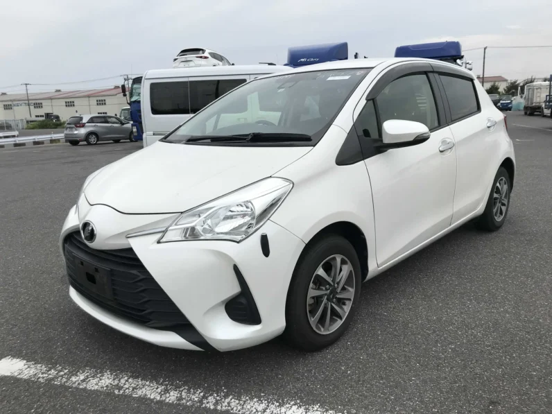 
								Toyota Vitz 2018 1000cc full									