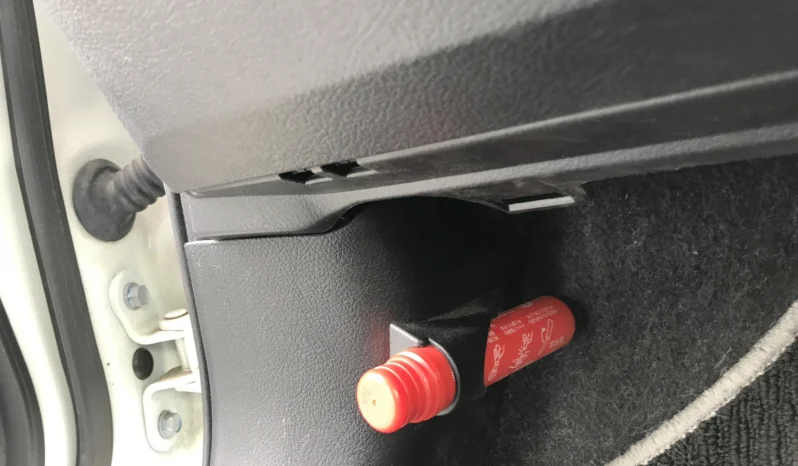 
								Toyota Vitz 2018 1000cc full									