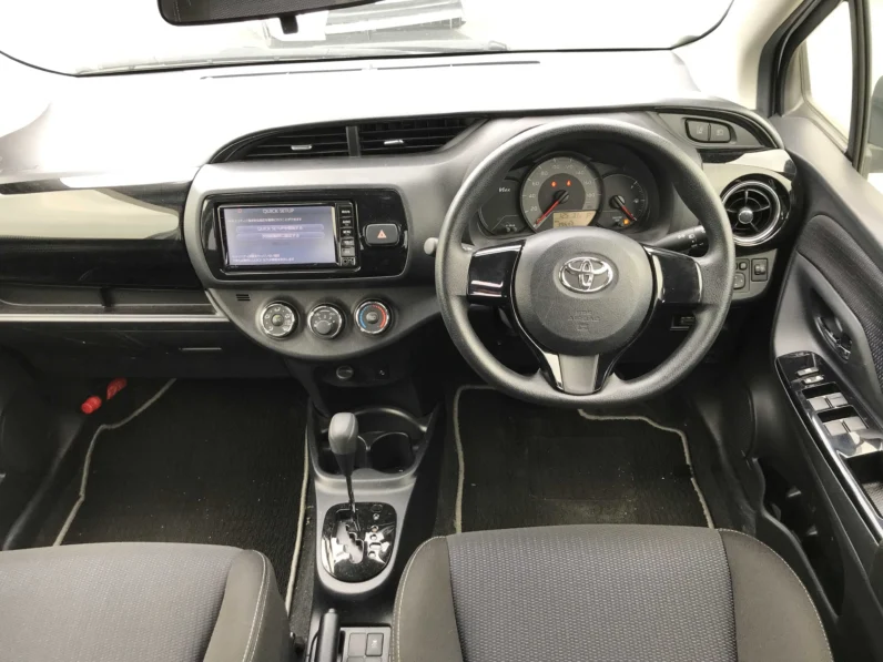 
								Toyota Vitz 2018 1000cc full									