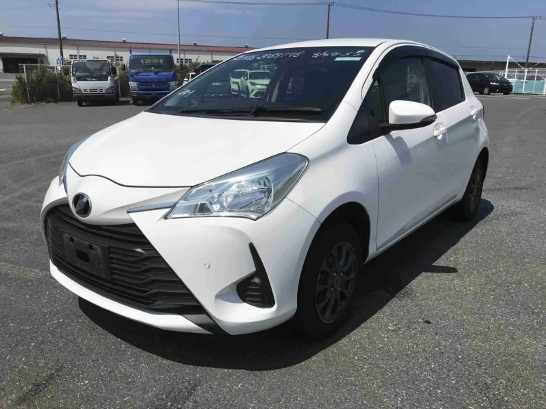 
								Toyota Vitz 2018 1300cc full									