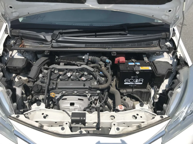 
								Toyota Vitz 2018 1300cc full									