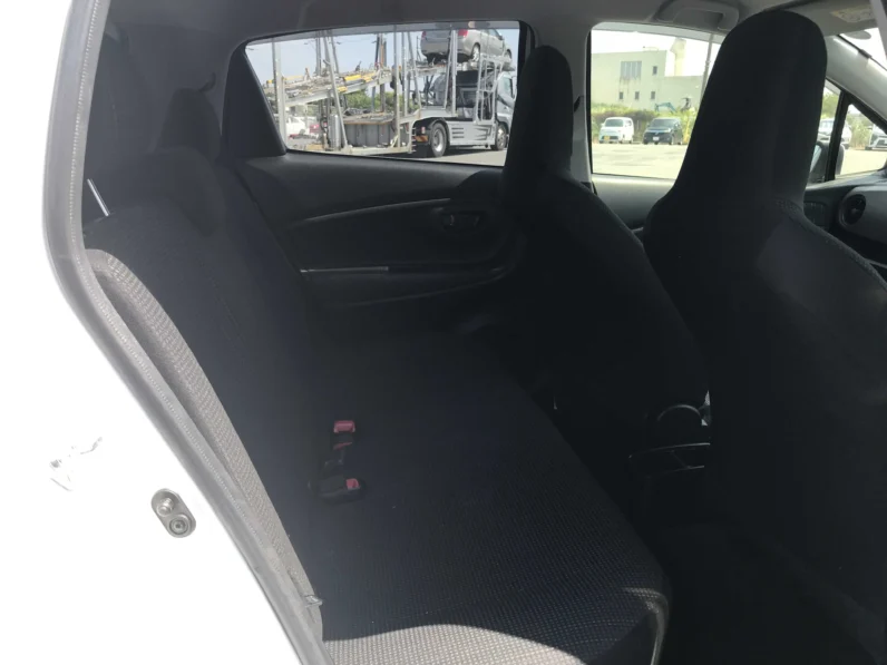 
								Toyota Vitz 2018 1300cc full									