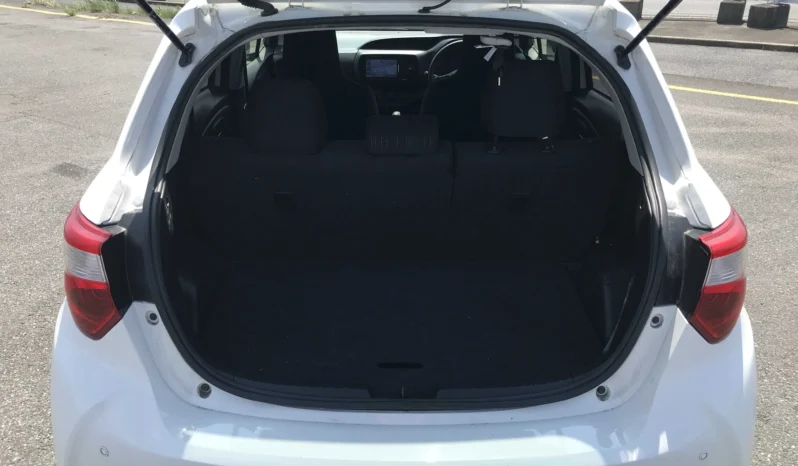 
								Toyota Vitz 2018 1300cc full									