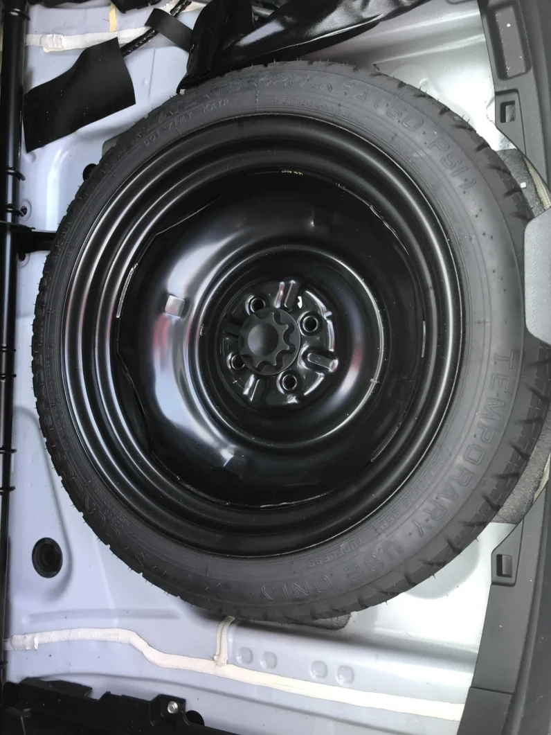 
								Toyota Vitz 2018 1300cc full									