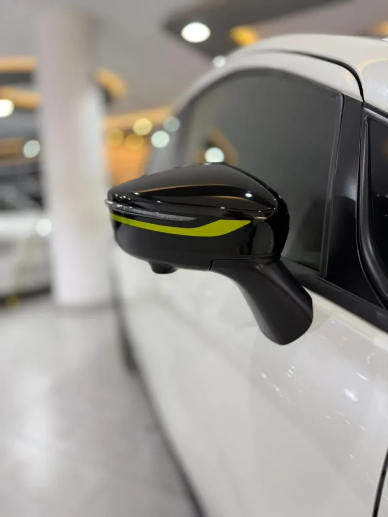 
								Nissan Note E-Power 2018 Cross Gear full									