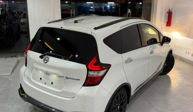 
								Nissan Note E-Power 2018 Cross Gear full									