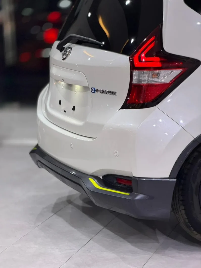 
								Nissan Note E-Power 2018 Cross Gear full									