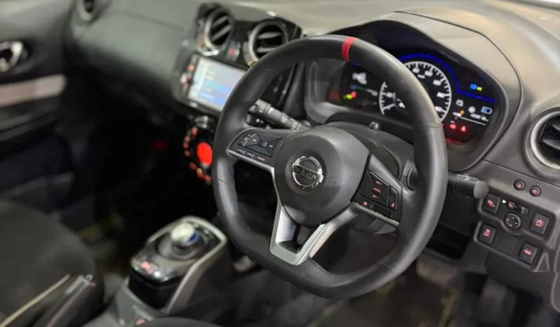 
								Nissan Note E-Power 2018 Cross Gear full									