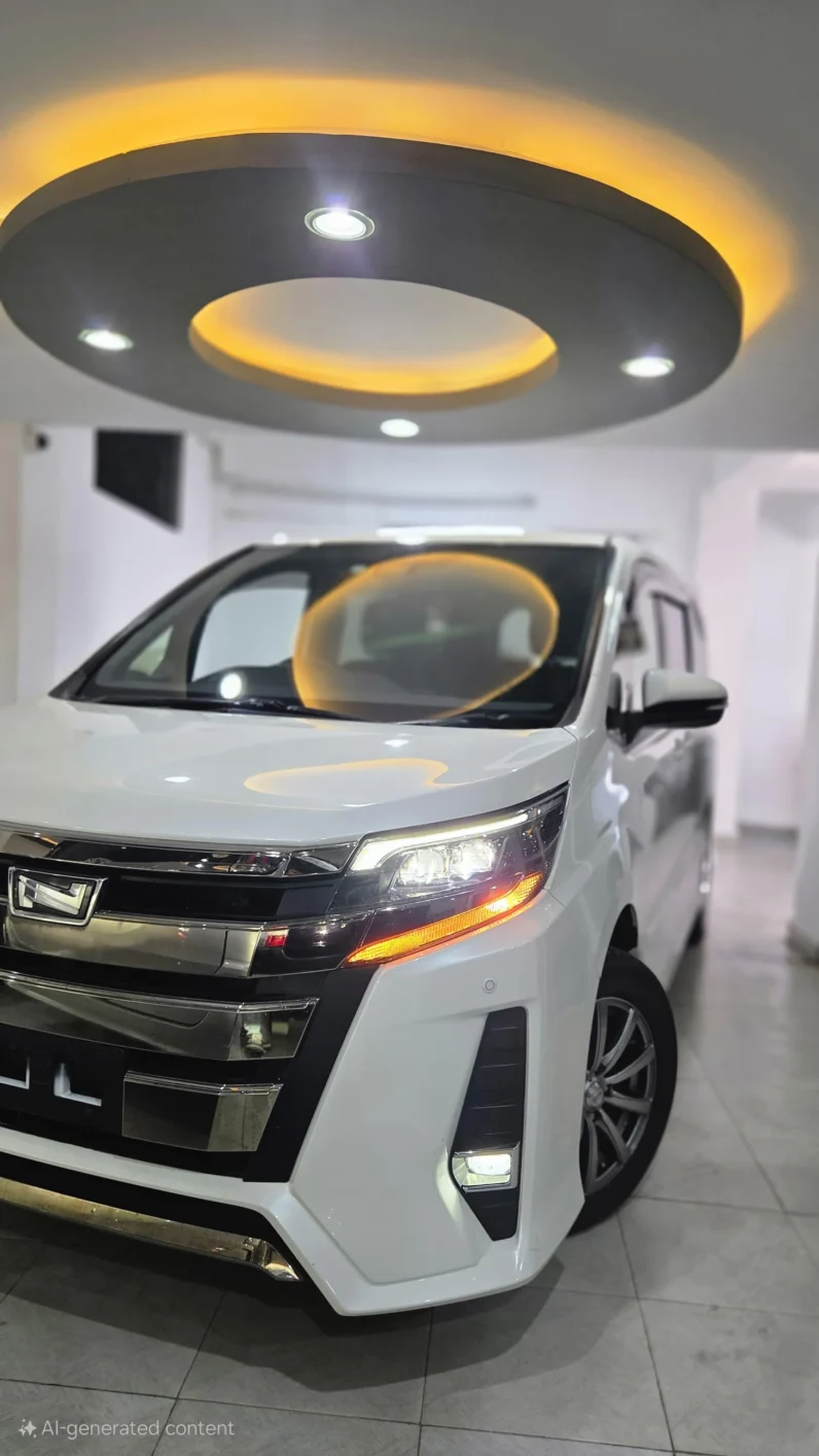 
								Toyota Noah Si 2019 full									