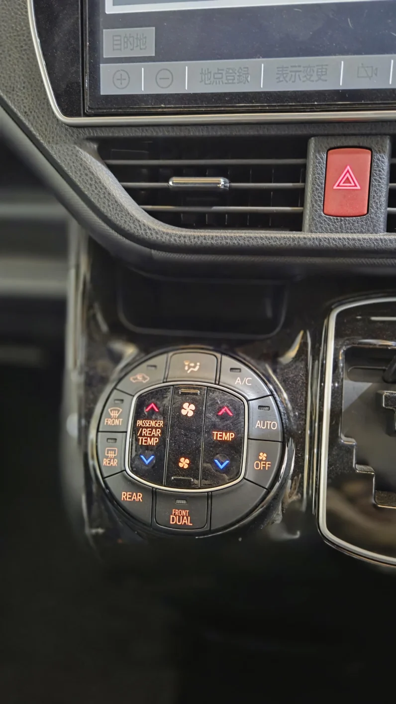 
								Toyota Noah Si 2019 full									