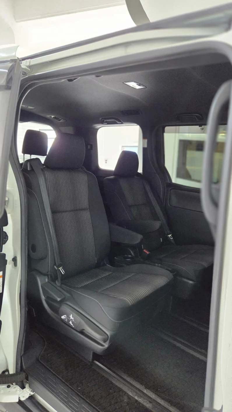 
								Toyota Noah Si 2019 full									