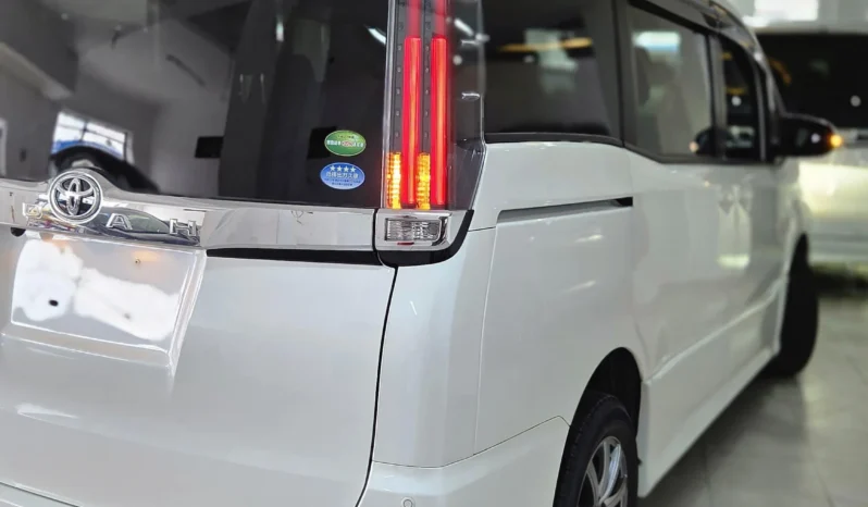 
								Toyota Noah Si 2019 full									