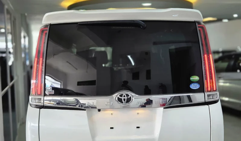 
								Toyota Noah Si 2019 full									