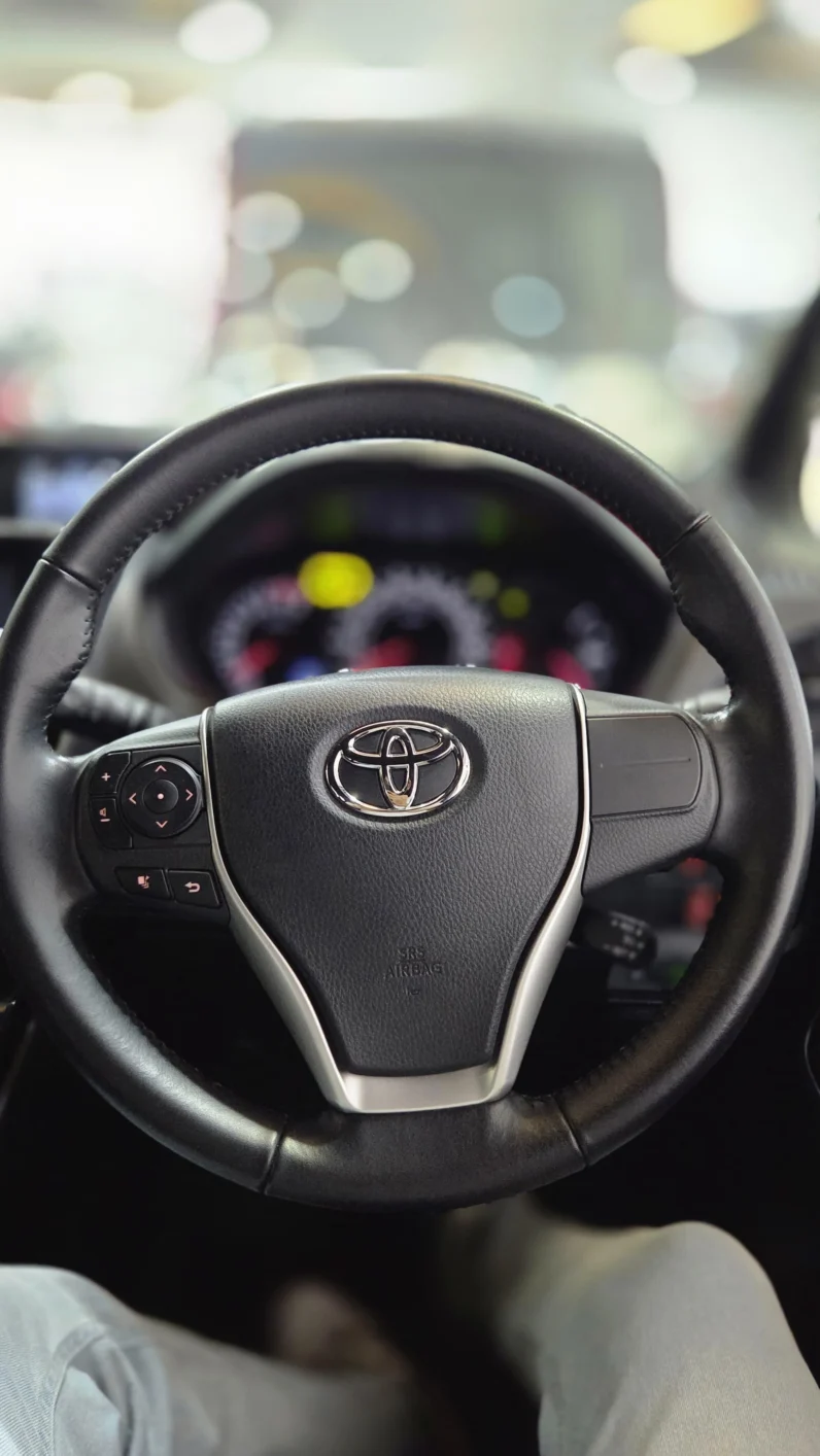 
								Toyota Noah Si 2019 full									