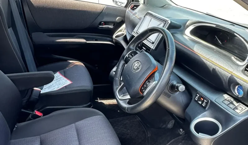 
								Toyota Sienta Hybrid 2018 full									