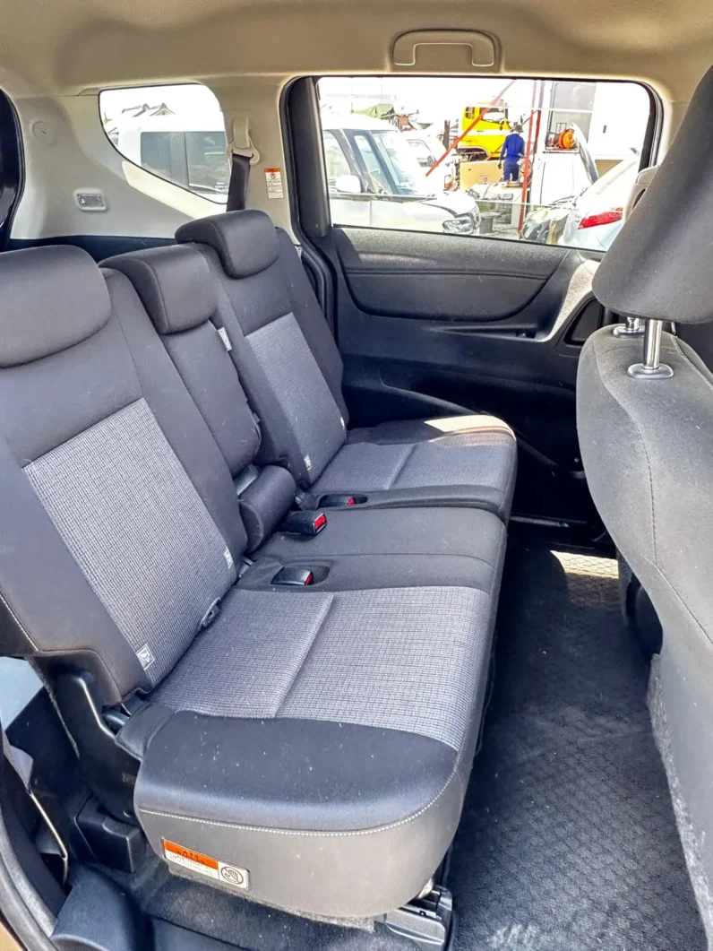 
								Toyota Sienta Hybrid 2018 full									