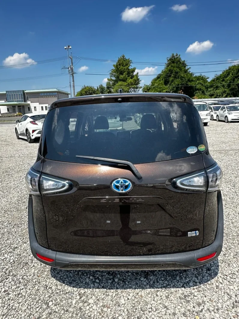 
								Toyota Sienta Hybrid 2018 full									