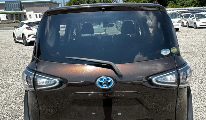 
								Toyota Sienta Hybrid 2018 full									