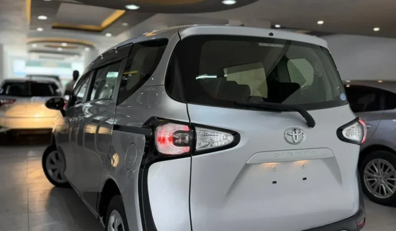 
								Toyota Sienta 2018 Non-Hybrid full									