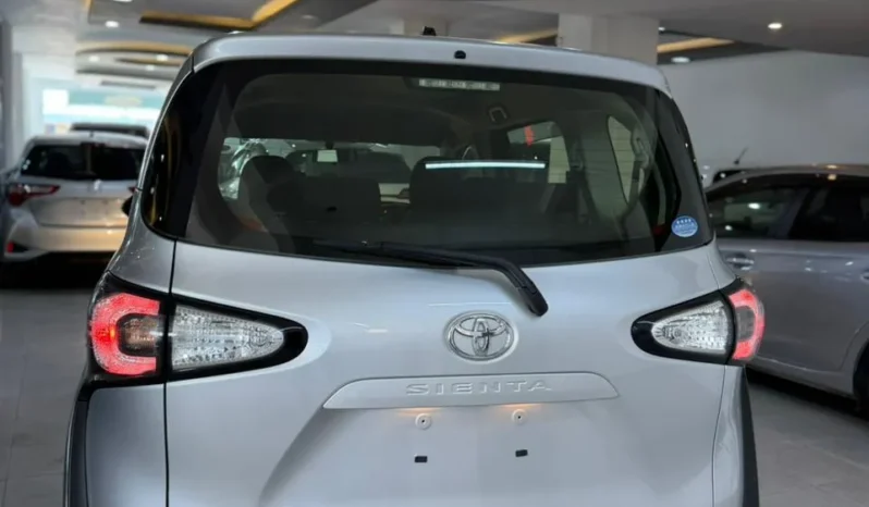 
								Toyota Sienta 2018 Non-Hybrid full									